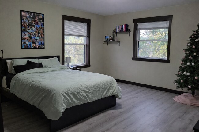 Foto del edificio - 5 Bed 3 Bath close to UWEC, bike trails, Carson Park, and The Sonnentag!