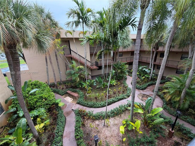 Building Photo - 10875 SW 112th Ave