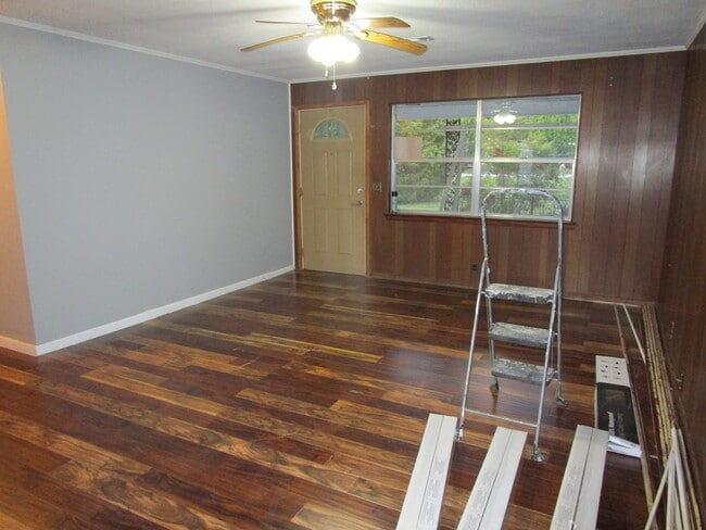 Foto del edificio - 1888 Thrasher Pike