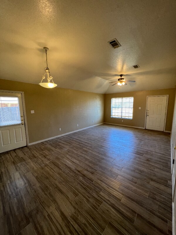 Building Photo - 4003 Hitchrock Dr