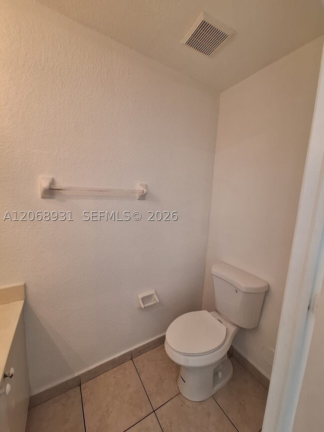 Building Photo - 1654 SE 31st Ct
