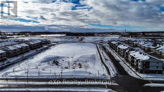 Photo du bâtiment - 96 Oat Ln