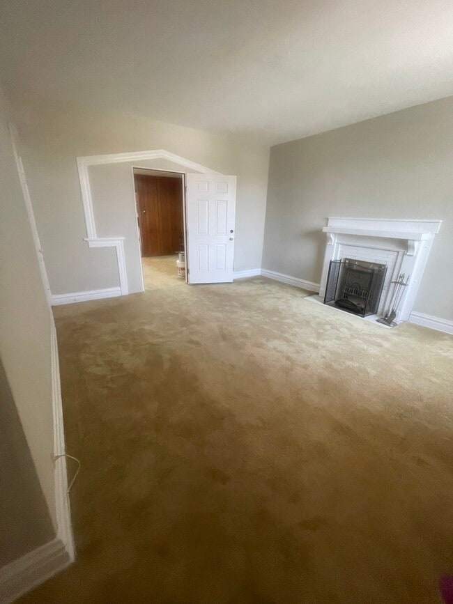 bedroom 1 - 4650 Pope Ave