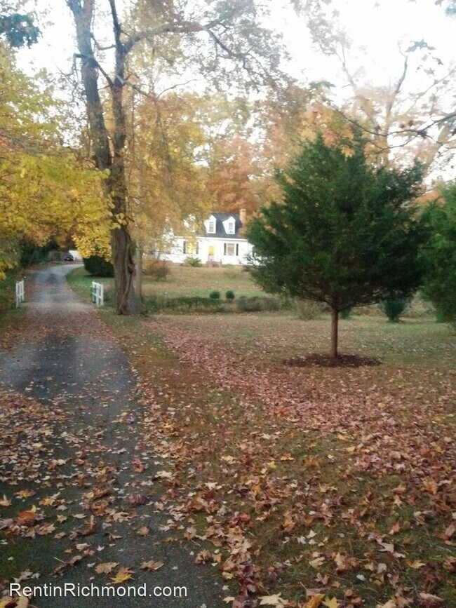 Foto del edificio - 4 br, 3 bath House - 5138 W. Belmont Road