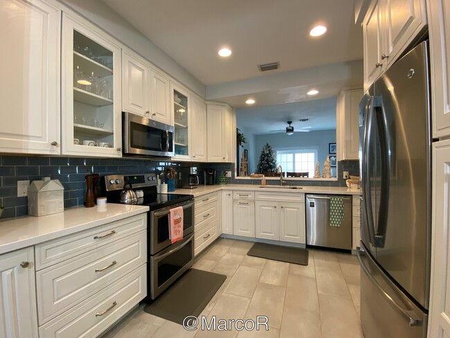Foto del edificio - 9646 Cypress Pine St