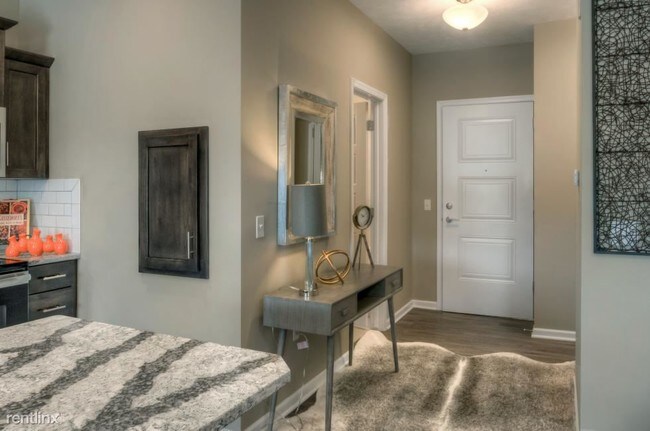 Foto del edificio - 3319 Harney St