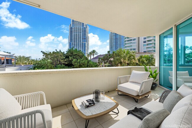 Balcony - 300 S Pointe Dr