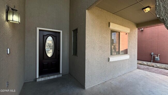Foto del edificio - 14193 Honey Point Dr