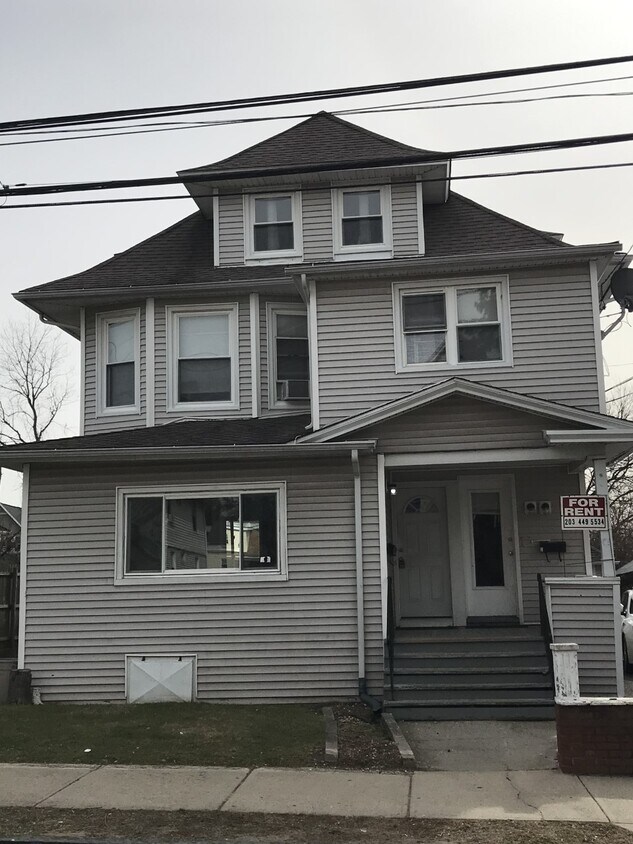 Front - 271 Bronx Ave