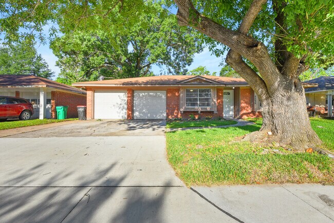 Building Photo - 1510 Narcille St