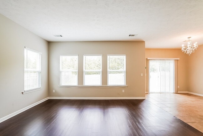 Building Photo - 1718 Hartford Ln