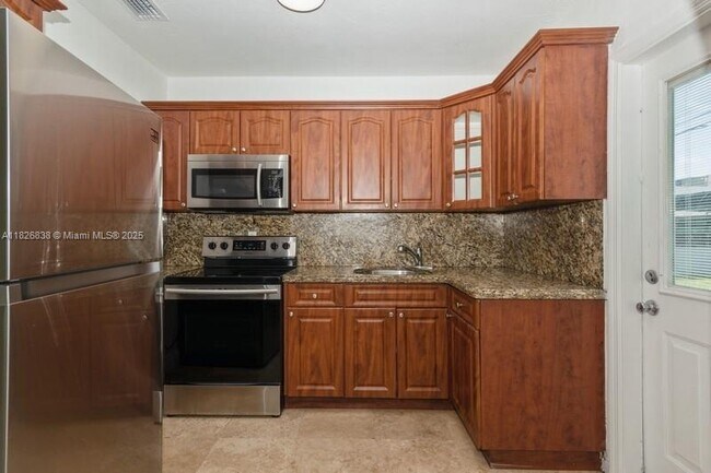 Foto del edificio - 7400 SW 39th Terrace