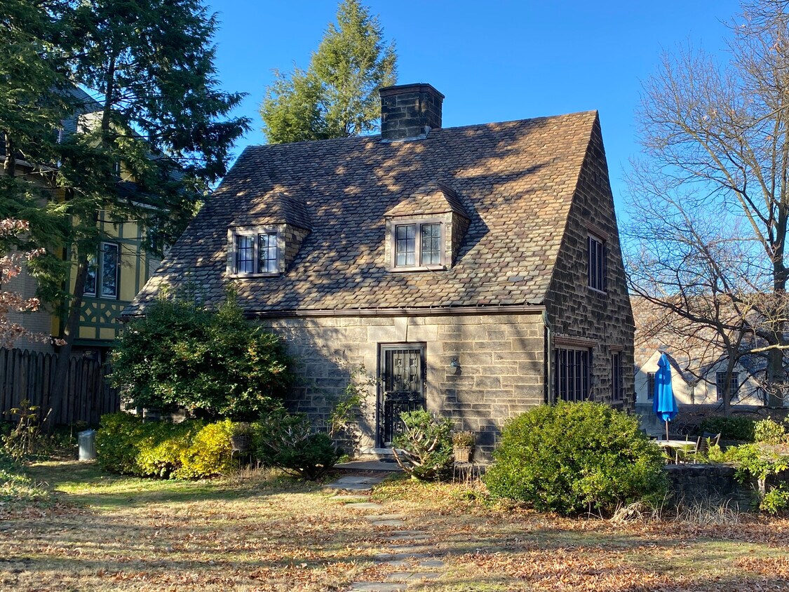 5659 Darlington Rd, Pittsburgh, PA 15217 House Rental in Pittsburgh