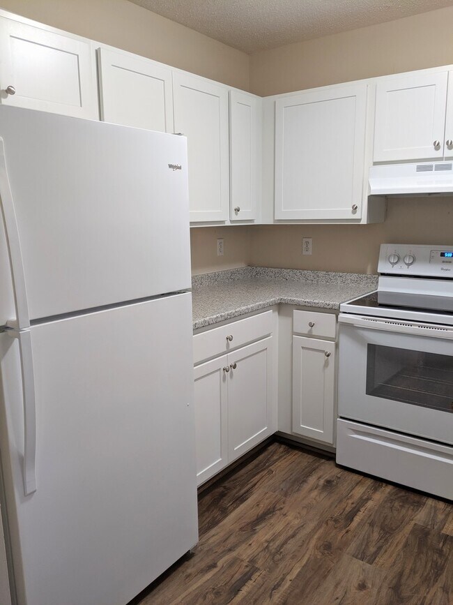 Building Photo - Black Mountain Apartment