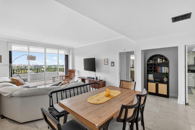 Building Photo - 151 Crandon Blvd