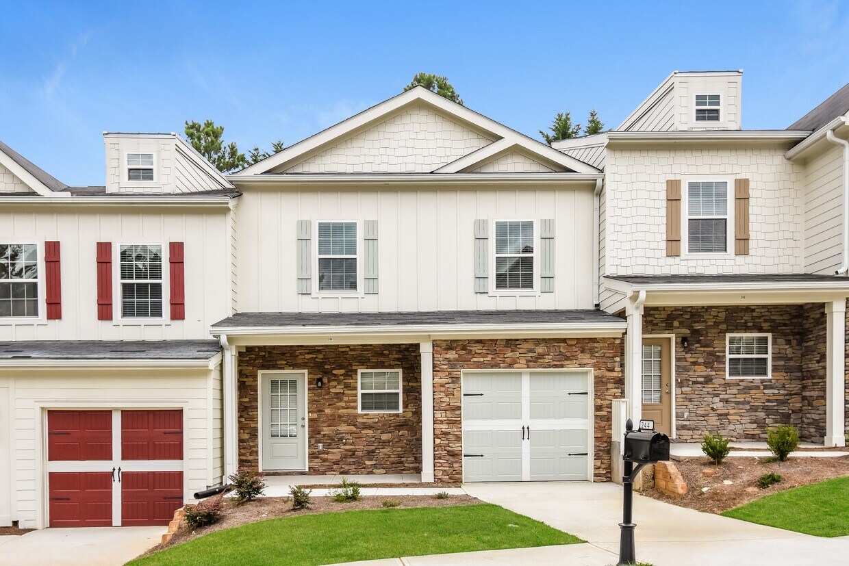 Foto principal - 244 Riley Circle, Dawsonville, GA
