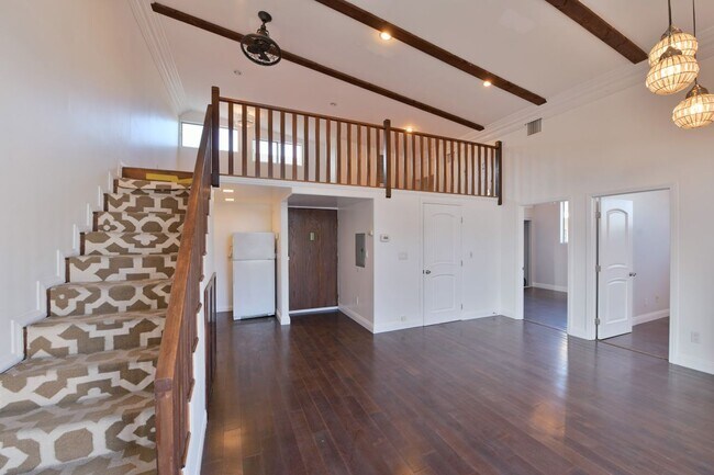 Foto del edificio - 7929 Blackburn Ave