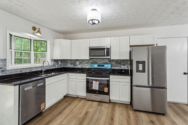 Foto del edificio - 3 bed 3 bath in Jonesboro!