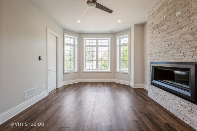 Building Photo - 4830 S Saint Lawrence Ave