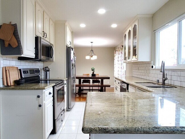 Building Photo - Spacious And Remodeled Single Story Home, ...