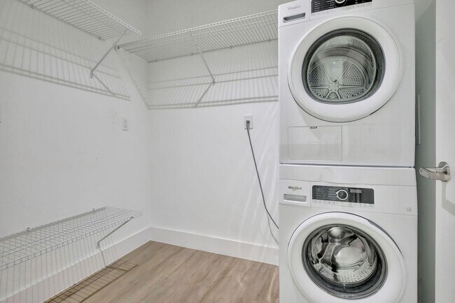 Foto del edificio - 4100 SW 64th Ave
