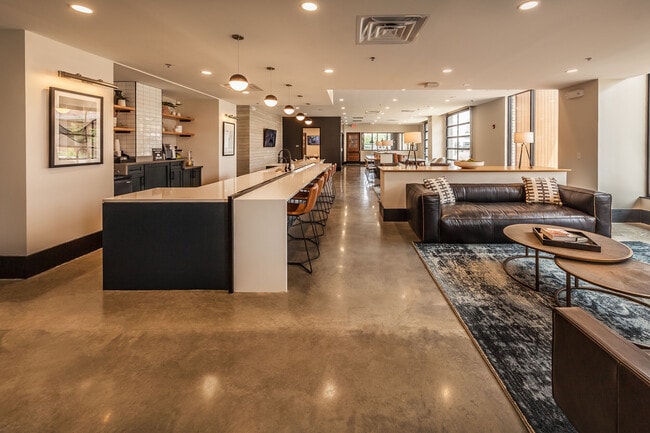 Building Photo - Post House