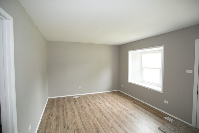 Building Photo - 22139 Belmont Rd