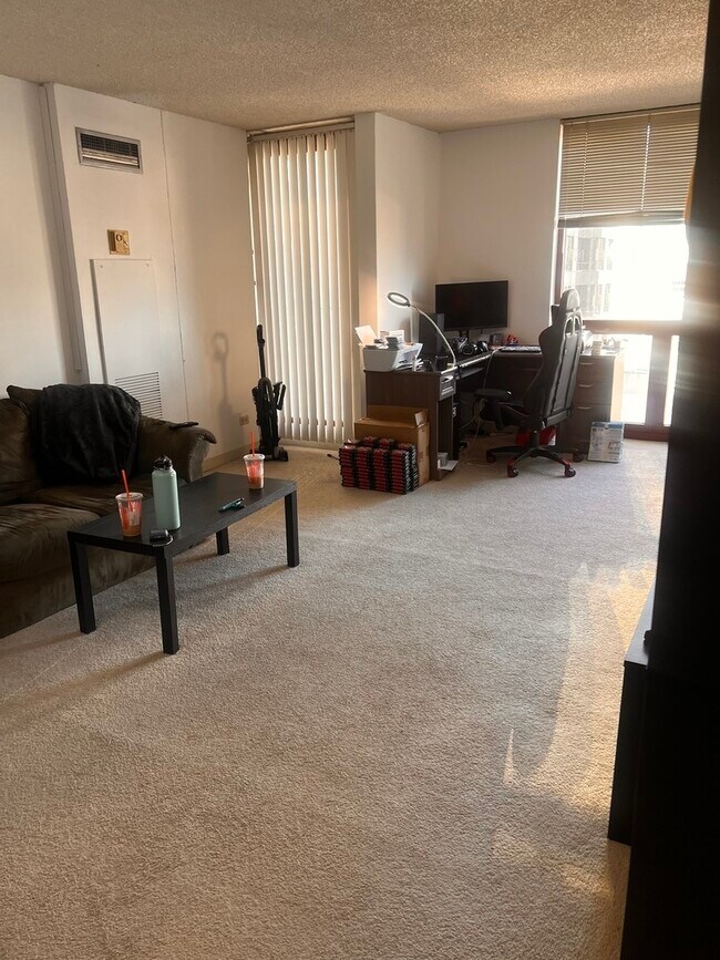 Building Photo - 200 N Dearborn St