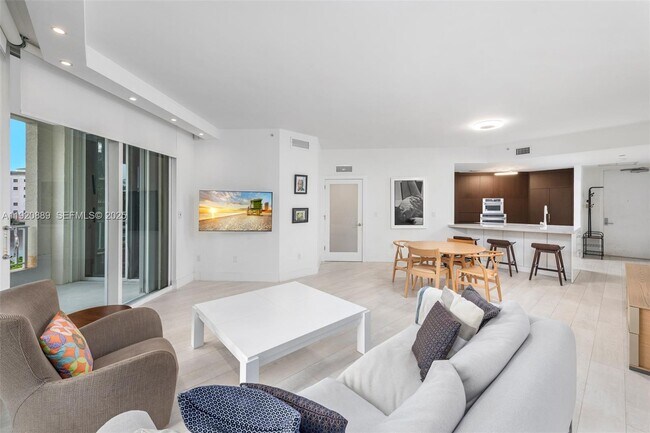 Building Photo - 715 Crandon Blvd