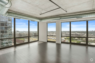 Building Photo - 889 S Clark St