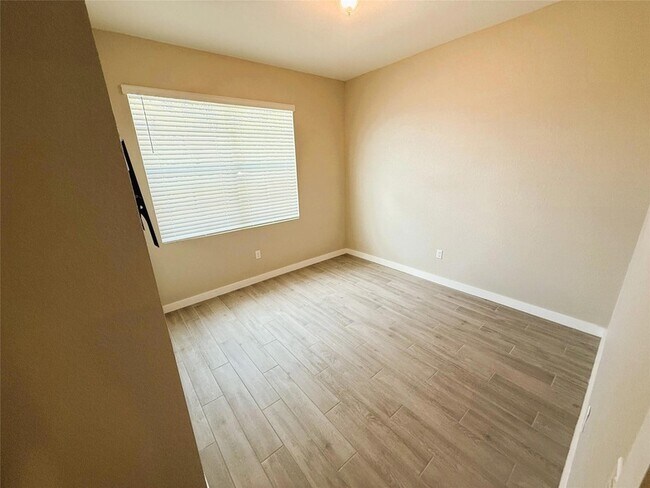 Foto del edificio - 1704 NE White Pine Terrace