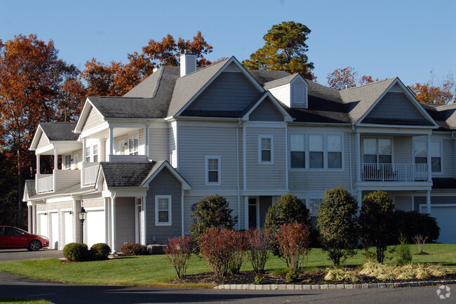 Building Photo - The Woods at Blue Heron Pines