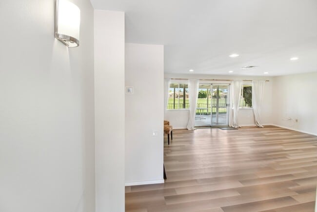 Building Photo - 43480 Illinois Ave