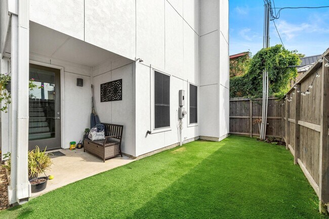 Foto del edificio - 4621 Chartres St