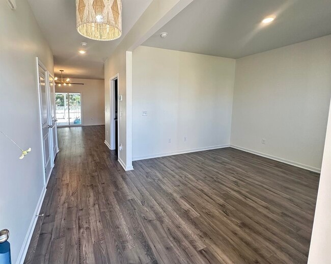 Foto del edificio - 340 Emery Oak Dr