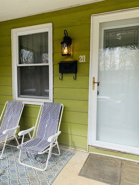 front porch - 211 E Vermilya Ave