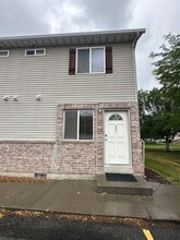 Building Photo - 624 Sunflower Rd