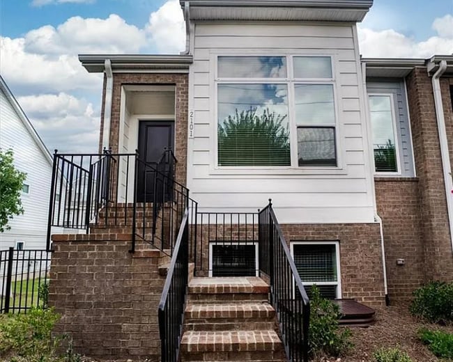 Building Photo - 2101 Statesville Ave