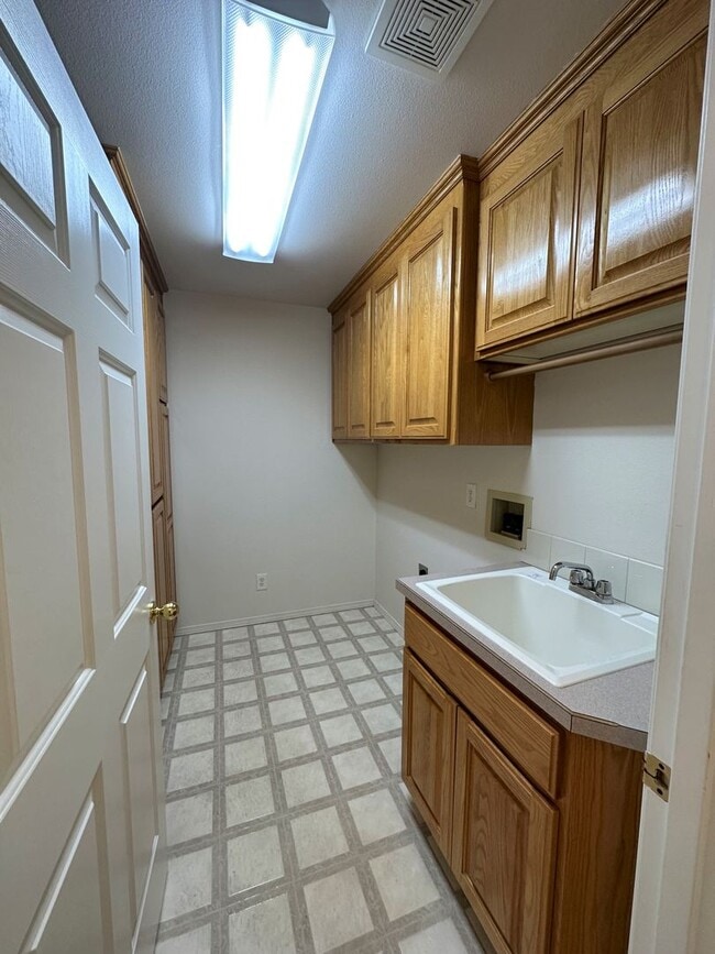 Building Photo - 1642 Diamond Peak Ct NW