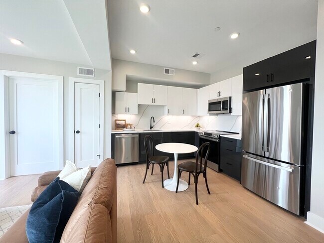 Foto del edificio - 379 Somerville Ave
