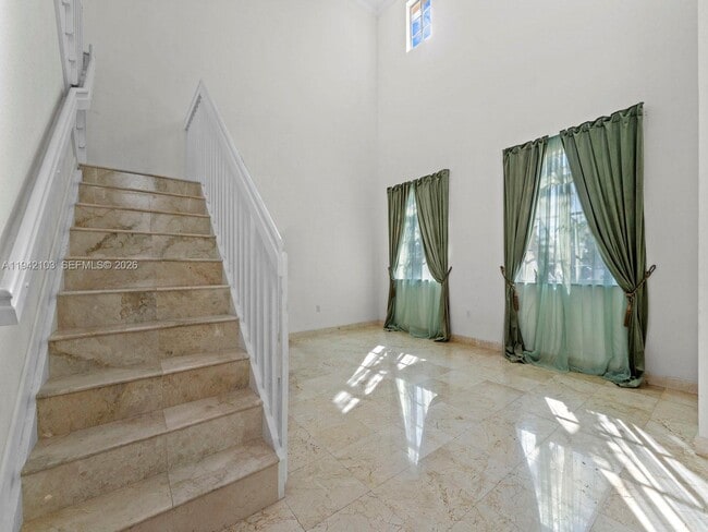 Foto del edificio - 16421 SW 64th Ter