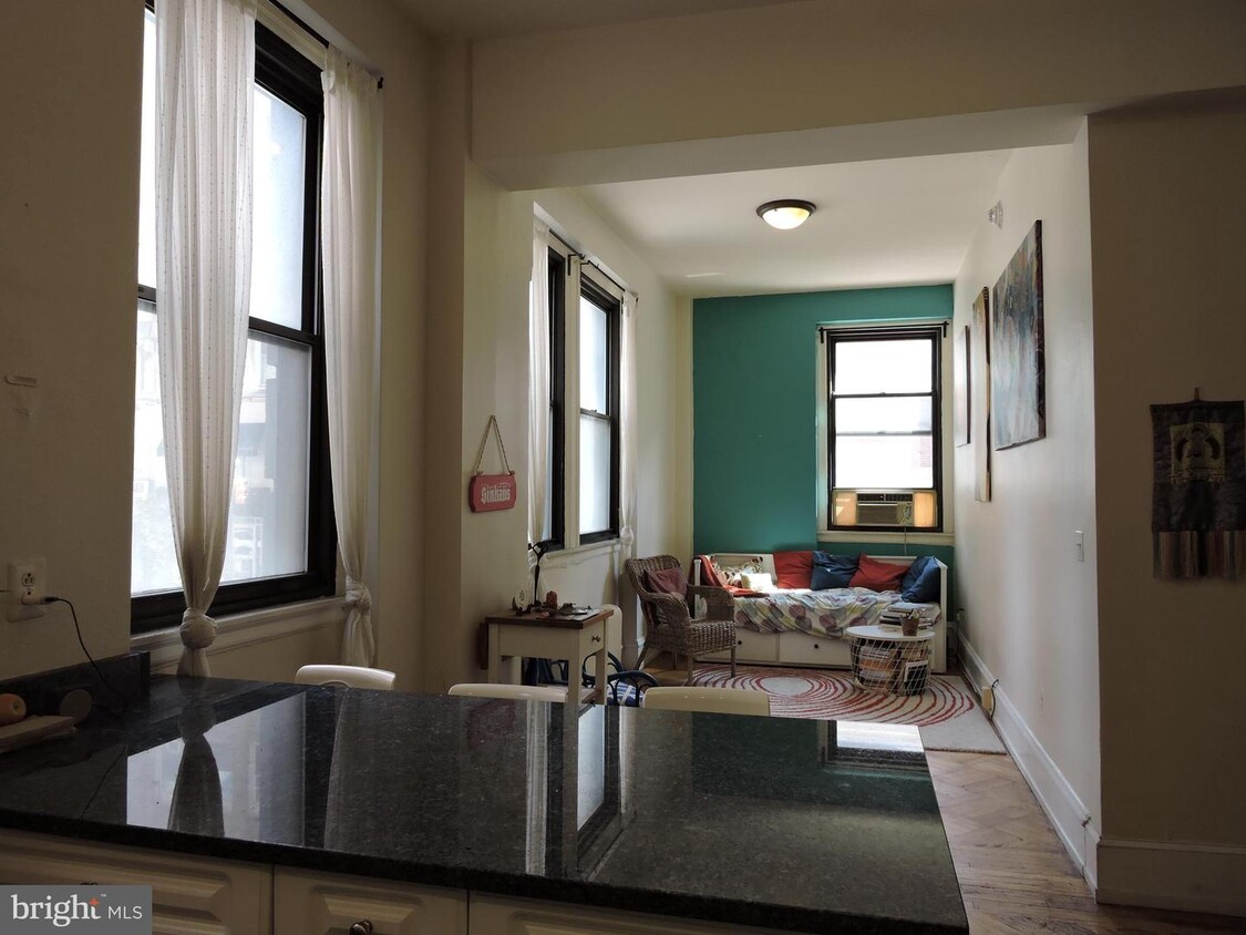 Foto principal - 250 S 13th St
