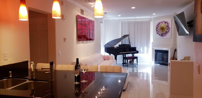 Foto del edificio - 12364 Carmel Country Rd