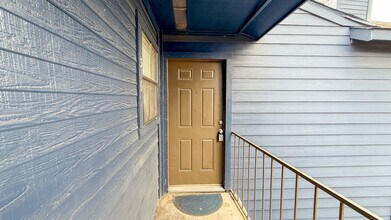 Building Photo - 13480 S Thorntree Dr