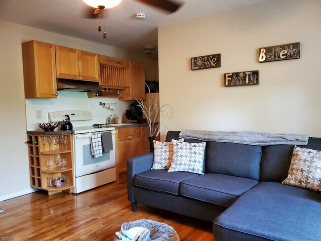 Foto del edificio - 480 Parkway Dr
