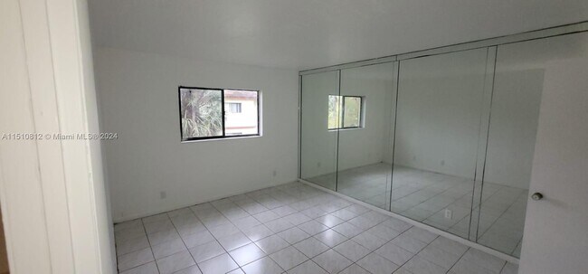 Foto del edificio - 4351 NW 19th St