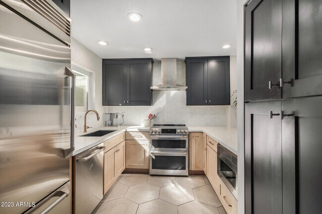 Building Photo - 4225 N 21st St