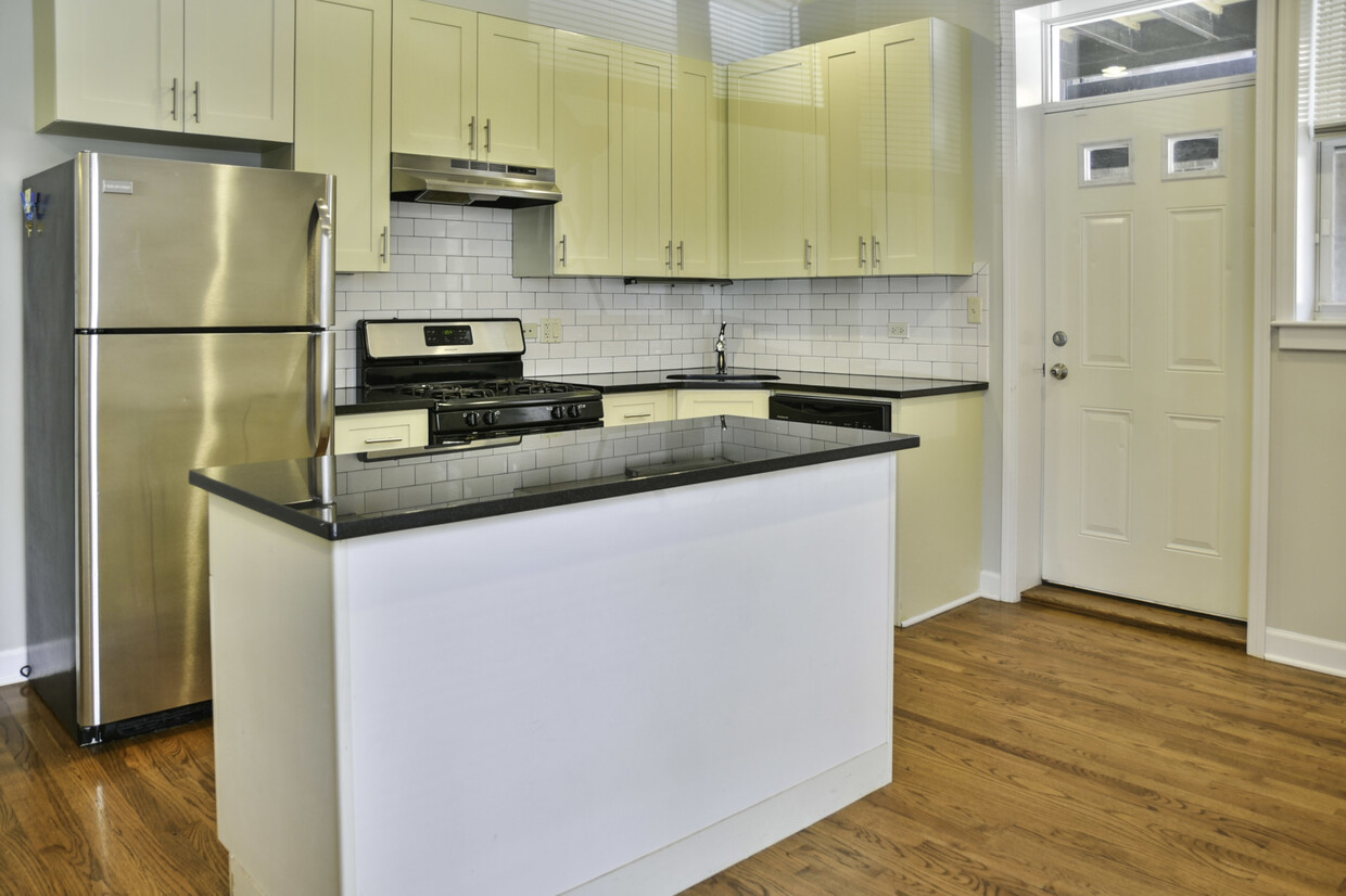 Foto principal - 850 W Cornelia Ave