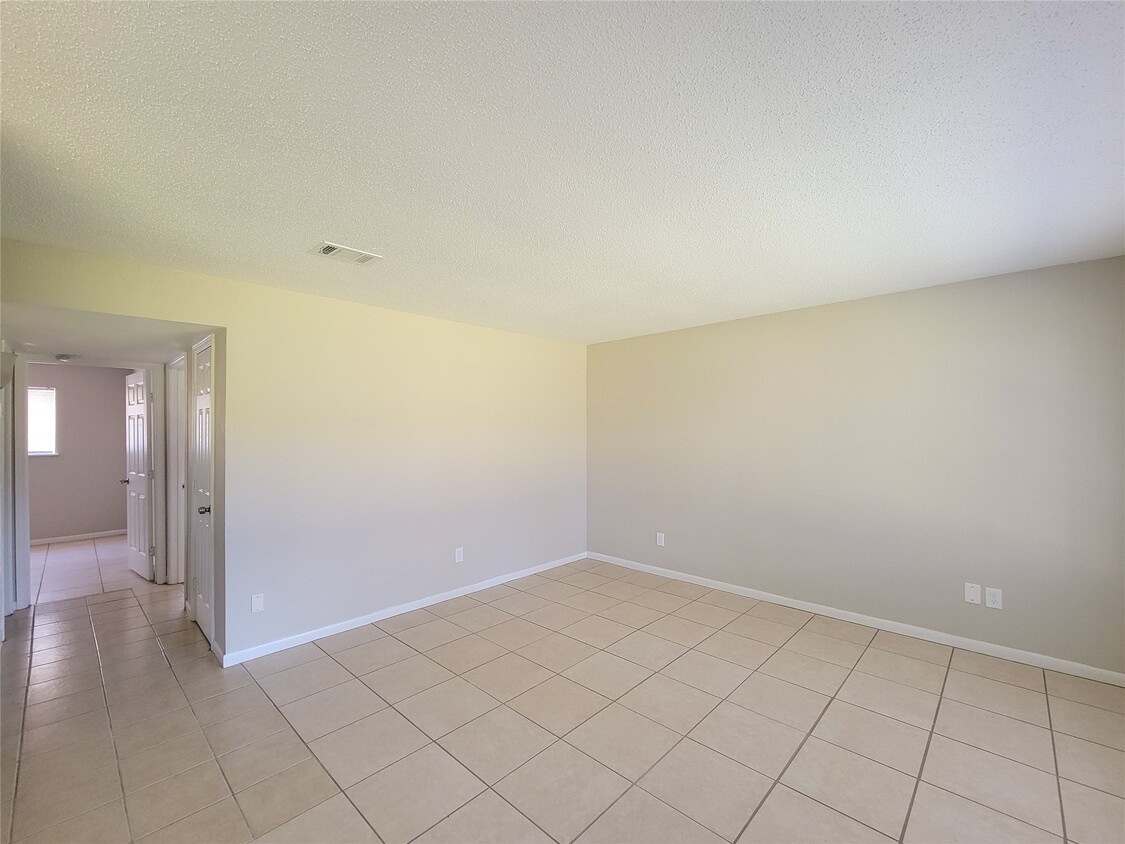 Building Photo - 3206 Lobit Dr