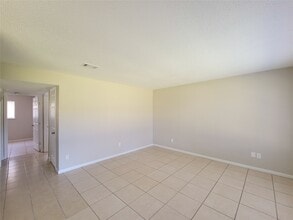 Building Photo - 3206 Lobit Dr